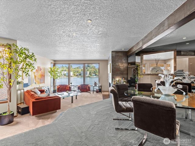 5622 39th Avenue W, Seattle, WA 98199