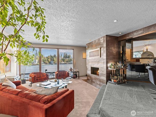 5622 39th Avenue W, Seattle, WA 98199