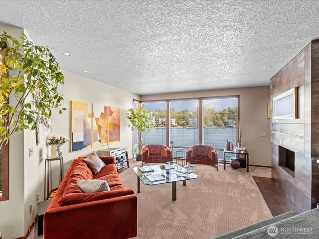 5622 39th Avenue W, Seattle, WA 98199