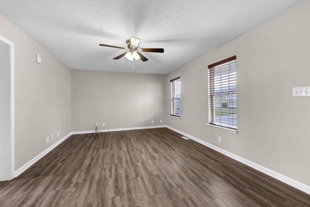 181 Stephanie Dr, Clarksville, TN 37042