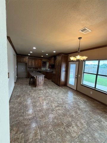22 Covington, Lone Grove, OK 73401