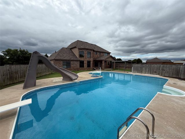 22 Covington, Lone Grove, OK 73401