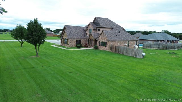 22 Covington, Lone Grove, OK 73401