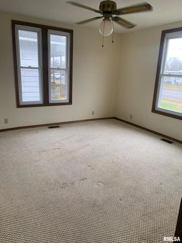 1109 N PARK Avenue, Herrin, IL 62948