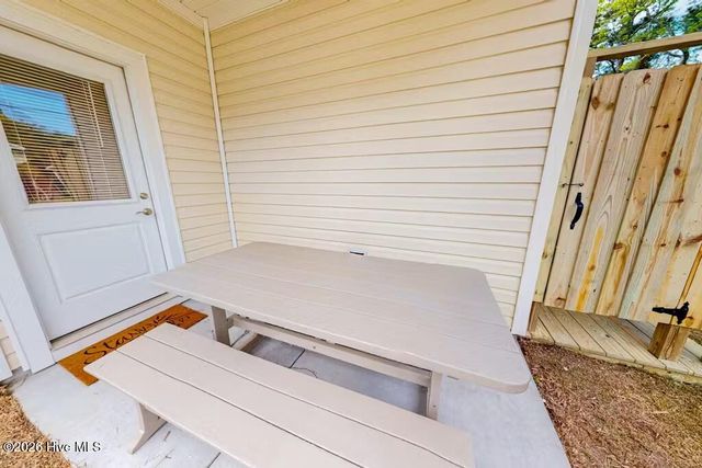 121 NE 75th Street, Oak Island, NC 28465