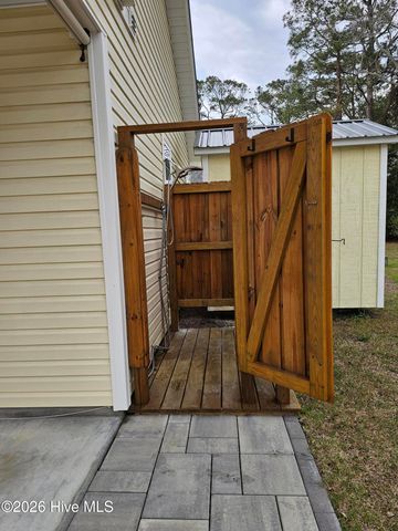 121 NE 75th Street, Oak Island, NC 28465