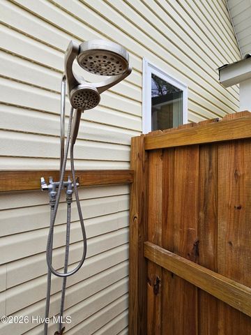 121 NE 75th Street, Oak Island, NC 28465