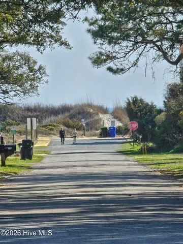 121 NE 75th Street, Oak Island, NC 28465