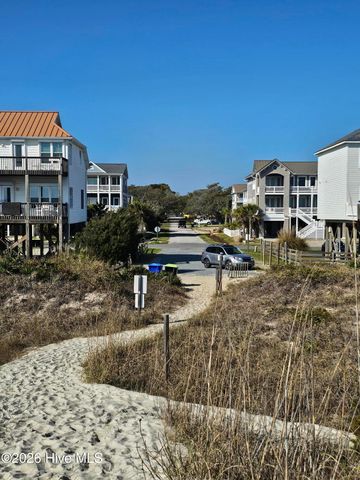 121 NE 75th Street, Oak Island, NC 28465