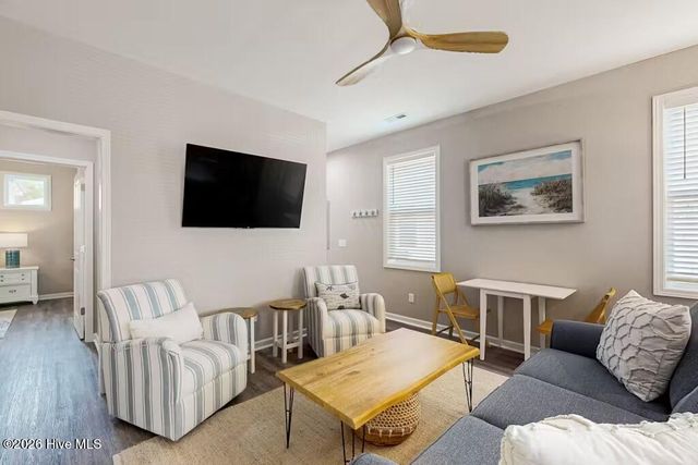 121 NE 75th Street, Oak Island, NC 28465