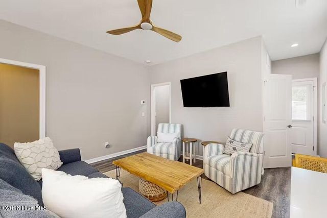 121 NE 75th Street, Oak Island, NC 28465