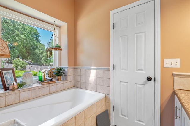 5 Lake, Mulvane, KS 67110