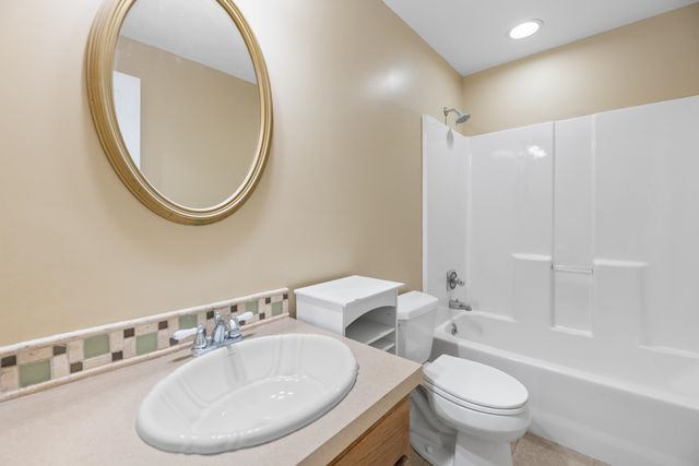 5 Lake, Mulvane, KS 67110