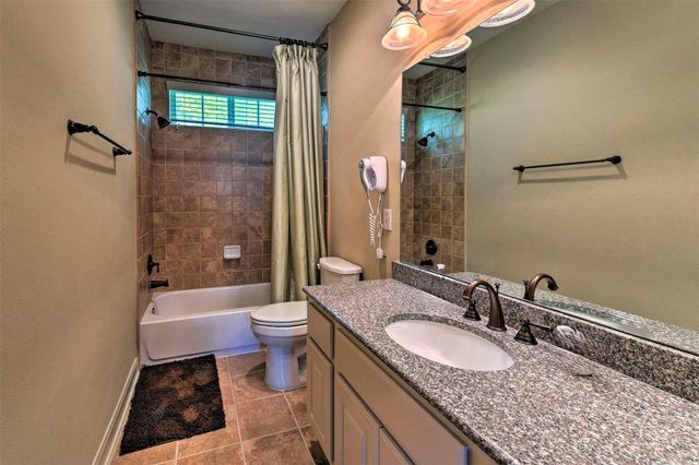 91 Low Country Lane, The Woodlands, TX 77380