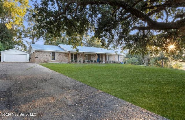 4024 Castenera Avenue, Moss Point, MS 39563