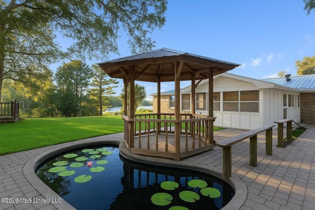 4024 Castenera Avenue, Moss Point, MS 39563