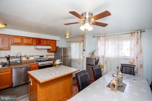 861 WEDGEWOOD DR, Lansdale, PA 19446