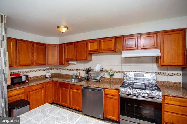 861 WEDGEWOOD DR, Lansdale, PA 19446