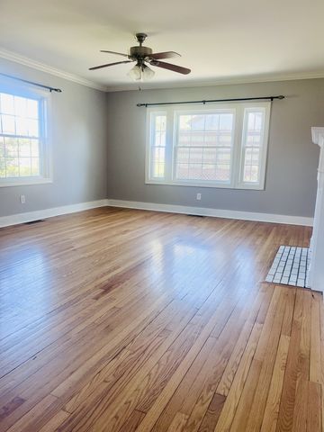 903 Union St, Shelbyville, TN 37160