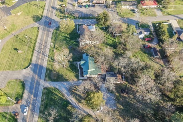 903 Union St, Shelbyville, TN 37160