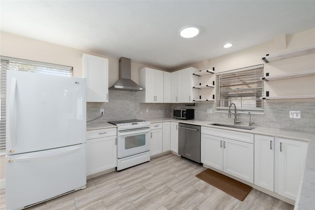 8205 SW 44TH TERRACE, Gainesville, FL 32608