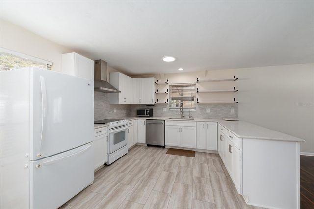 8205 SW 44TH TERRACE, Gainesville, FL 32608