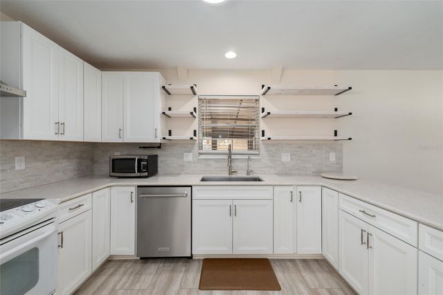 8205 SW 44TH TERRACE, Gainesville, FL 32608