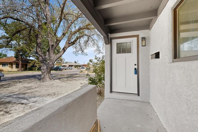 1016 California Street SE, Albuquerque, NM 87108