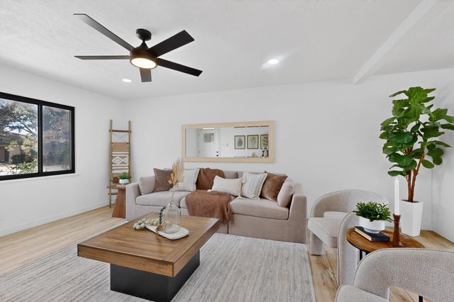 1016 California Street SE, Albuquerque, NM 87108