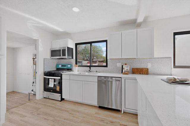 1016 California Street SE, Albuquerque, NM 87108