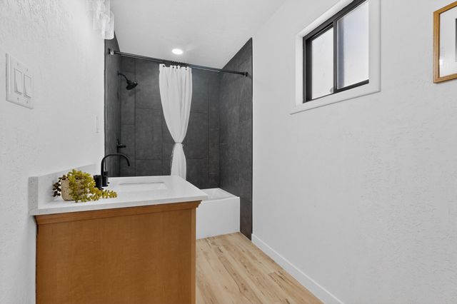 1016 California Street SE, Albuquerque, NM 87108