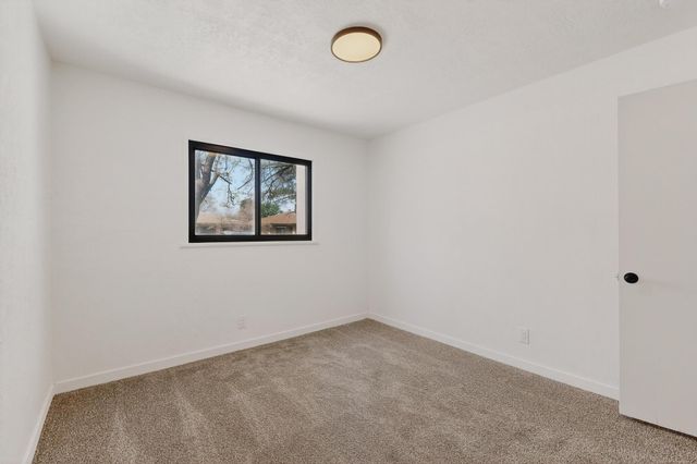 1016 California Street SE, Albuquerque, NM 87108