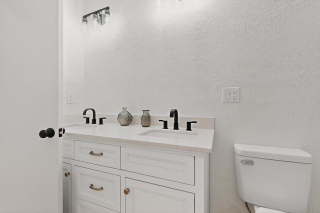 1016 California Street SE, Albuquerque, NM 87108