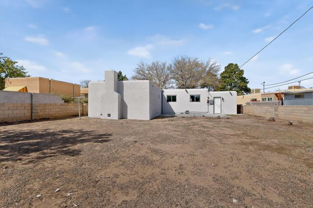 1016 California Street SE, Albuquerque, NM 87108