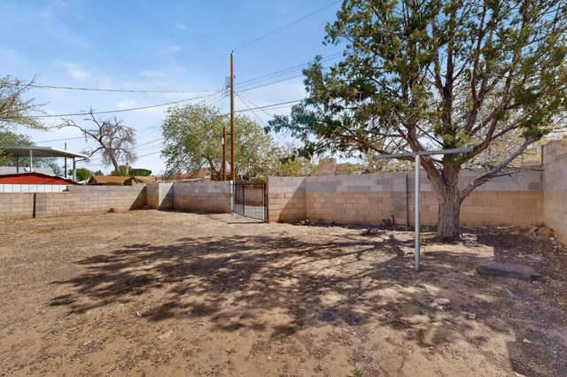 1016 California Street SE, Albuquerque, NM 87108