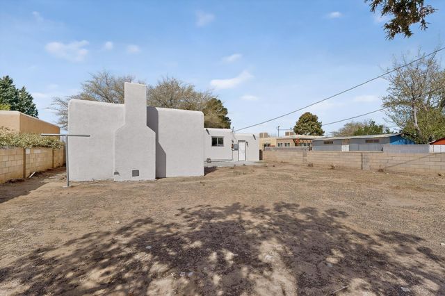 1016 California Street SE, Albuquerque, NM 87108