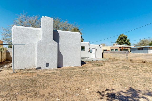 1016 California Street SE, Albuquerque, NM 87108