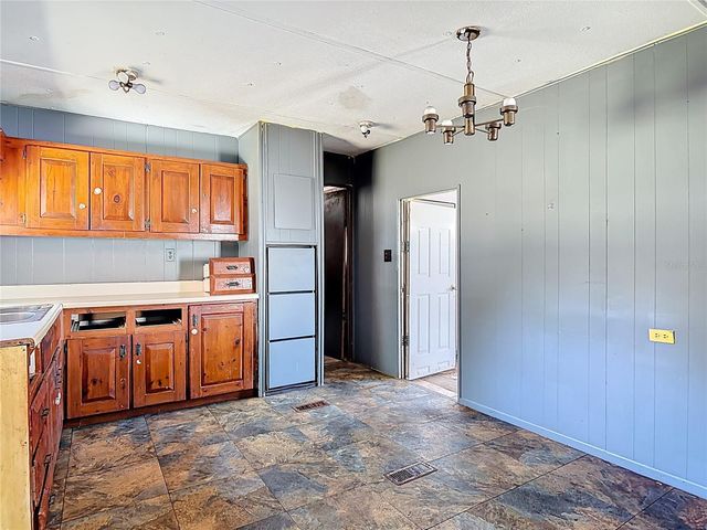 13005 FLORIDA AVENUE, Astatula, FL 34705