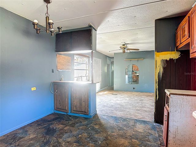 13005 FLORIDA AVENUE, Astatula, FL 34705