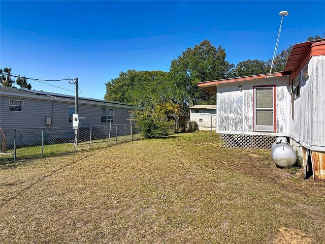 13005 FLORIDA AVENUE, Astatula, FL 34705