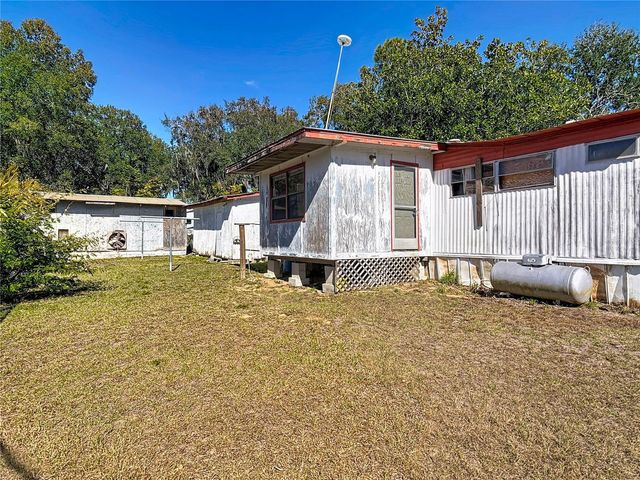 13005 FLORIDA AVENUE, Astatula, FL 34705