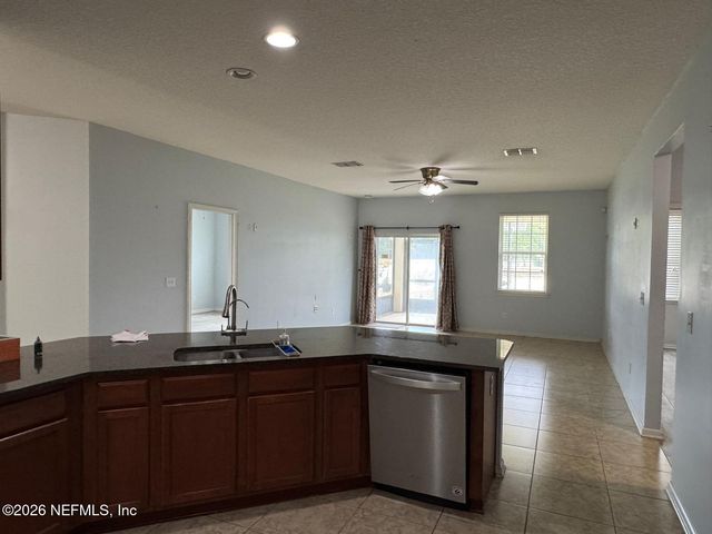 6430 HUNTSCOTT Place, Jacksonville, FL 32258