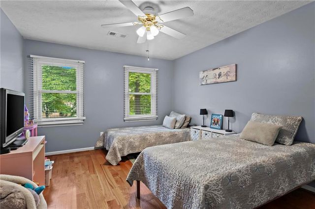 140 Lakeside Drive, Kennesaw, GA 30144