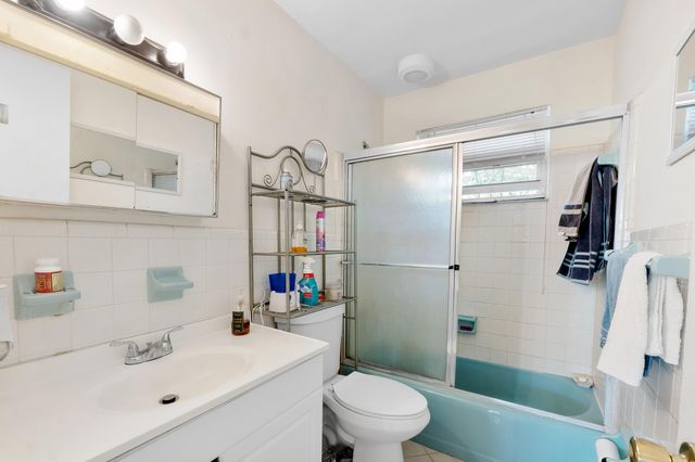 111 NE 57th Street, Oakland Park, FL 33334