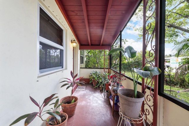 111 NE 57th Street, Oakland Park, FL 33334