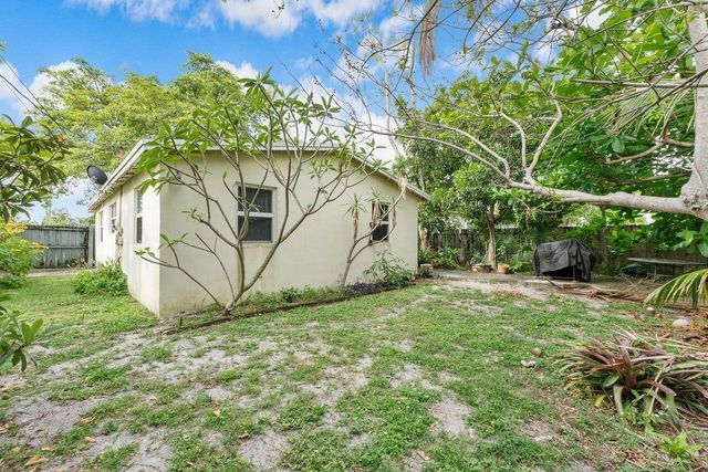 111 NE 57th Street, Oakland Park, FL 33334