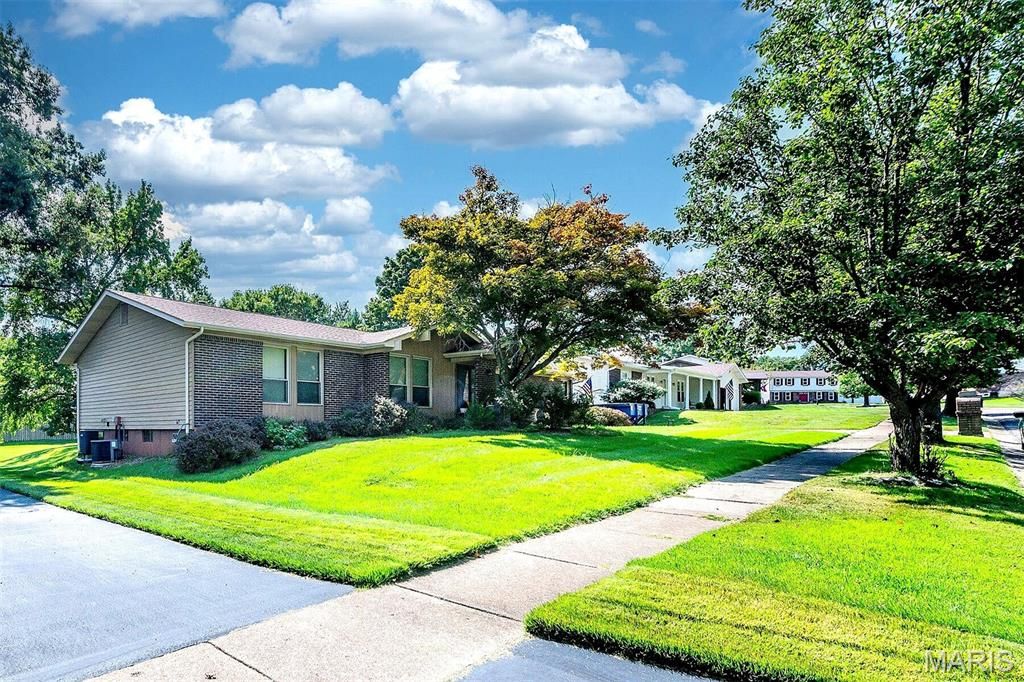 12834 Branchmont Court, Unincorporated, MO 63146
