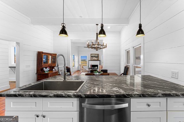 8144 Highway 98 W, Commerce, GA 30530