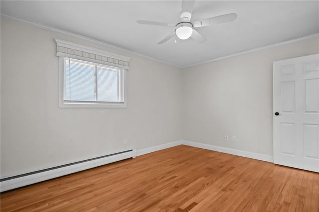 4 Philips Street, Middletown, RI 02842