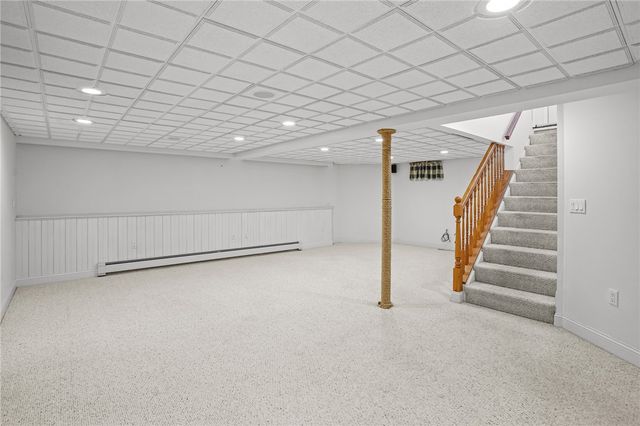 4 Philips Street, Middletown, RI 02842